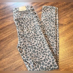 New With Tag American Eagle Super High Rise Jegging Animal Print Size Zero